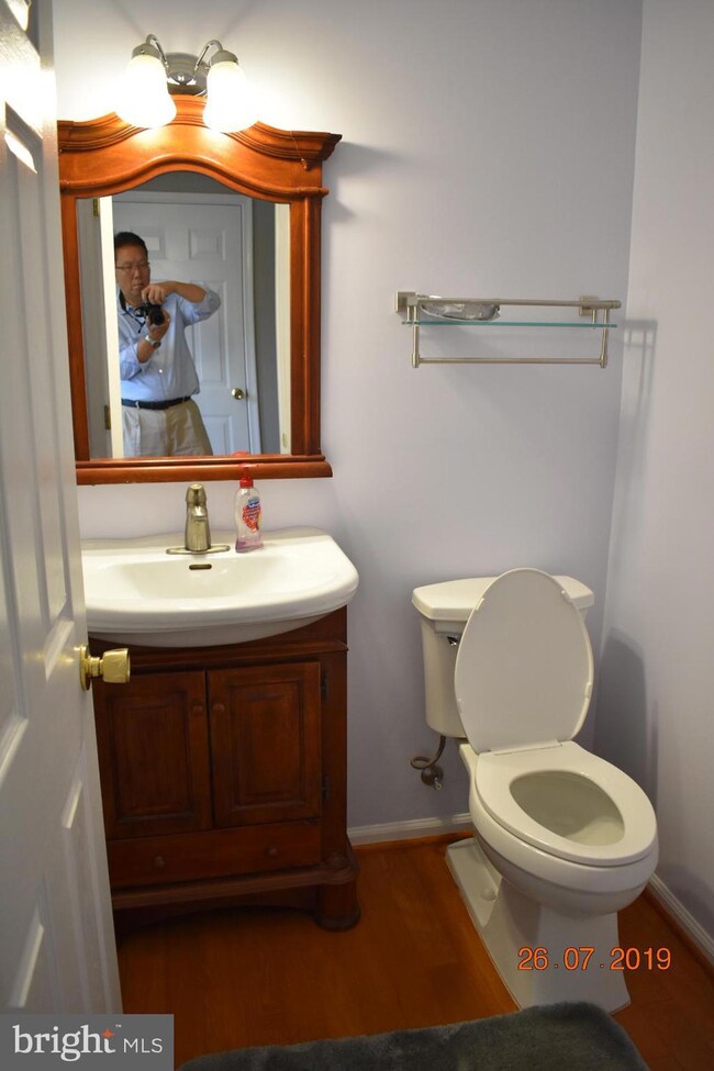 7365 Rose Garden Ct, Springfield, VA 22153 - photo 5