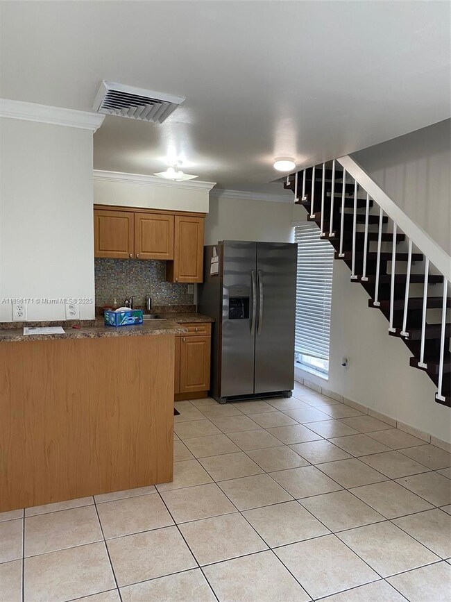 3901 SW 109th Ave unit 9, Miami, FL 33165 - photo 3