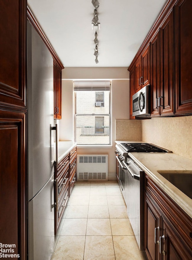 12 Beekman Place unit 10D, New York, NY 10022 - photo 5