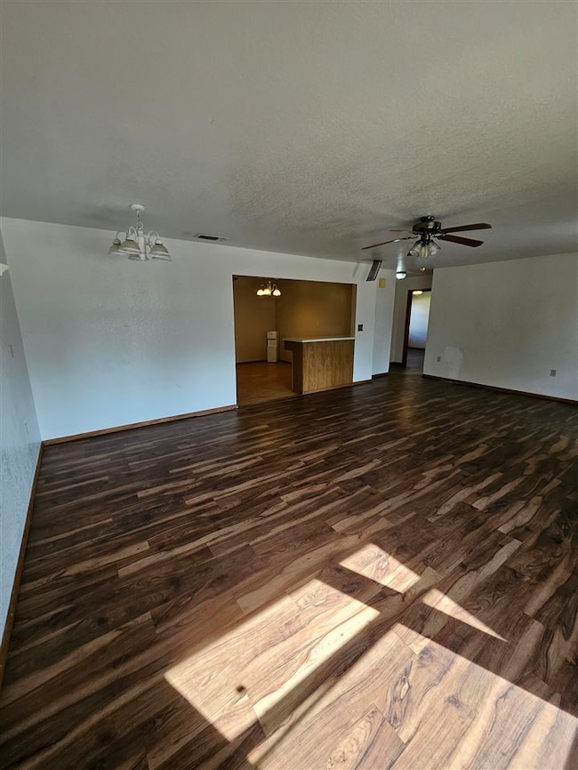 122 W Cafky St, Tipton, OK 73570 - photo 3