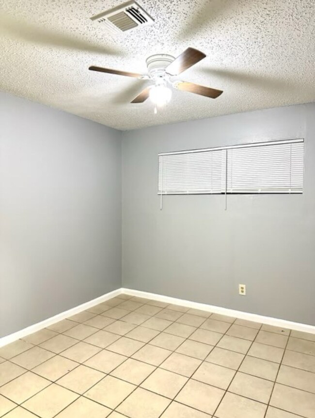 6918 Hirsch Rd unit 6916, Houston, TX 77016 - photo 7