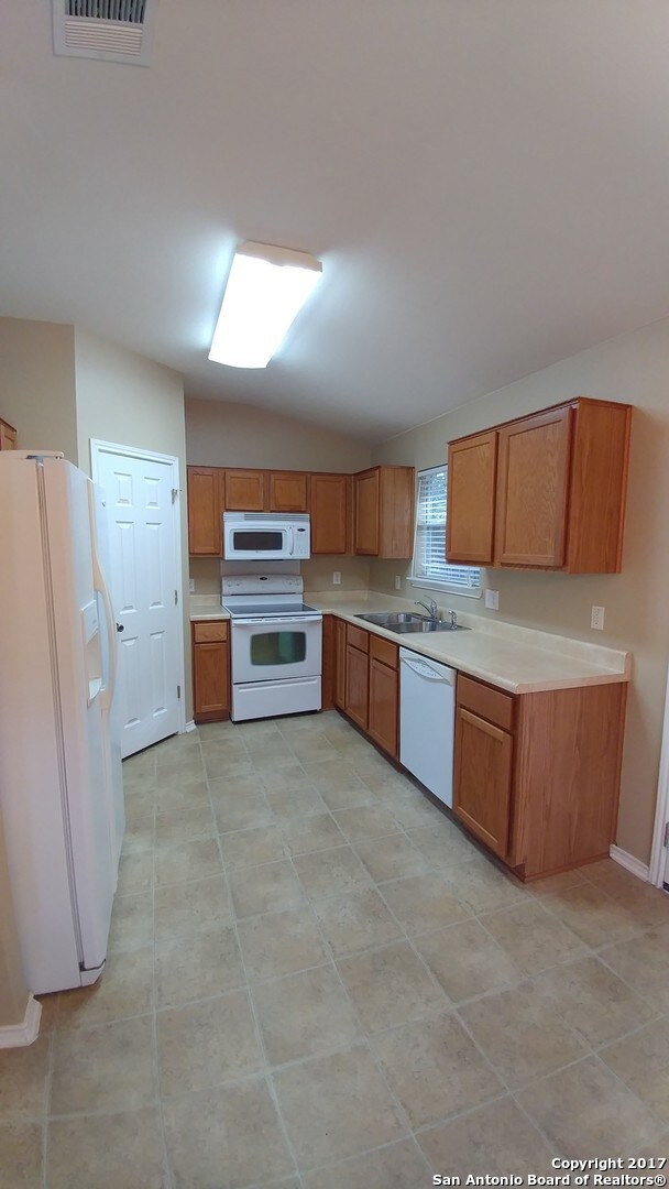 11126 Buckskin Bend, San Antonio, TX 78254 - photo 5