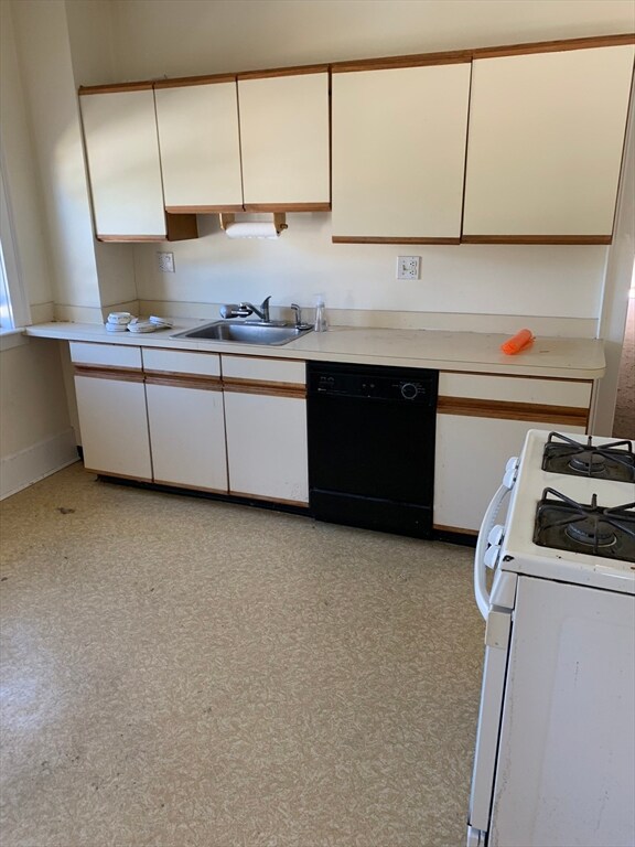 17 Wareham St unit 2, Medford, MA 02155 - photo 2