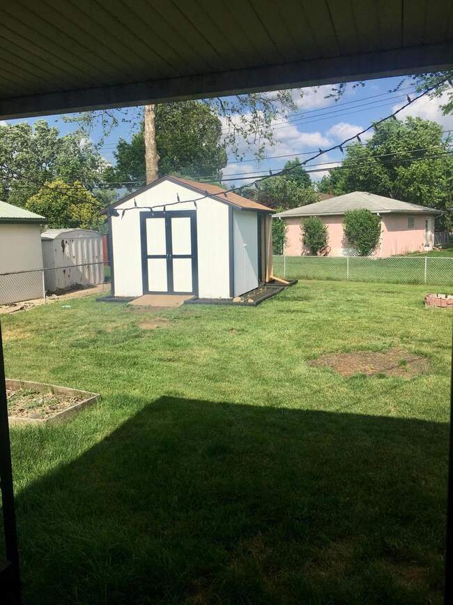 1278 Bernhard Rd, Columbus, OH 43227 - photo 5