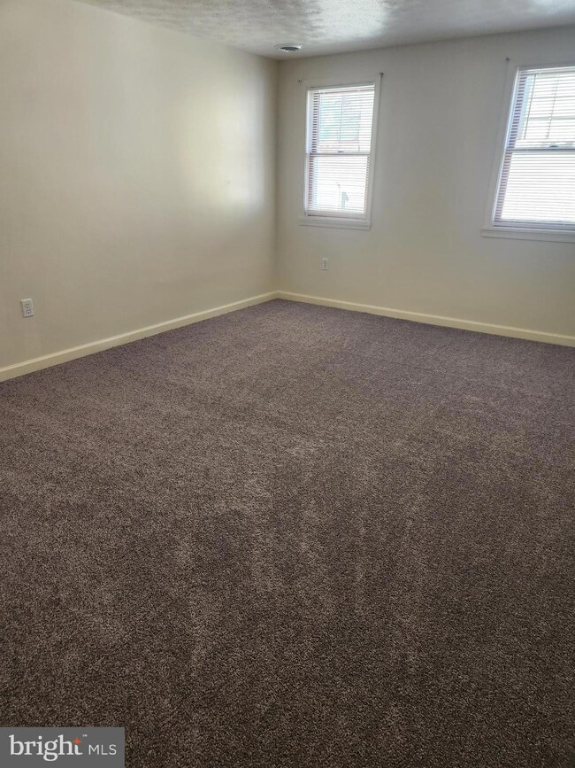 181 Armstrong St unit C, Keyser, WV 26726 - photo 4