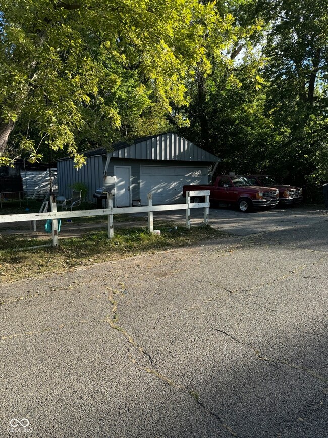 1701 N Bosart Ave, Indianapolis, IN 46218 - photo 3