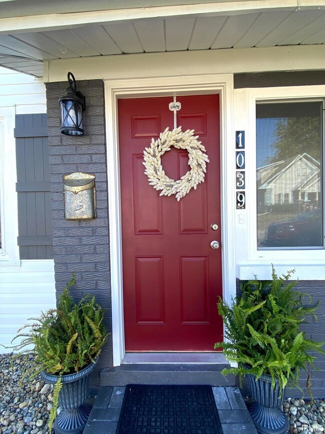 1039 E Vincennes St, Linton, IN 47441 - photo 5