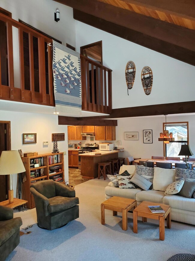 18002 Sandhill Ln unit 1, Sunriver, OR 97707 - photo 6