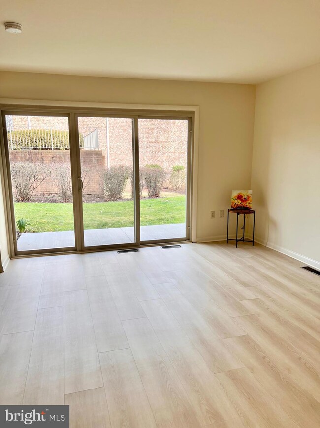3630 Gleneagles Dr unit 81C, Silver Spring, MD 20906 - photo 2