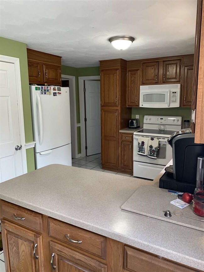 18 Noyes Rd, Londonderry, NH 03053 - photo 7