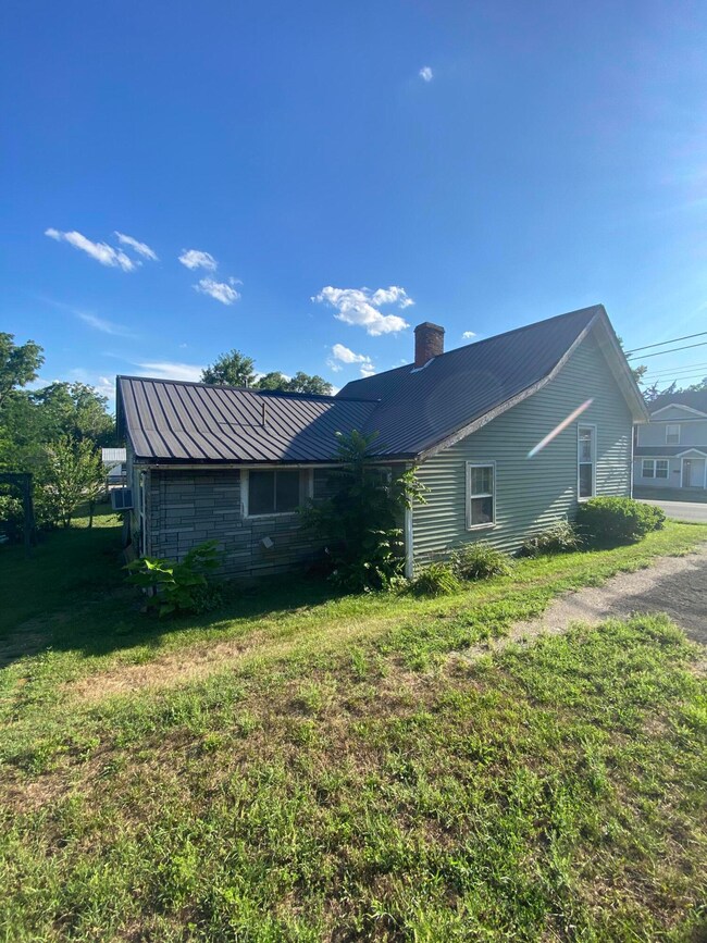 453 N Main St, Harrodsburg, KY 40330 - photo 2