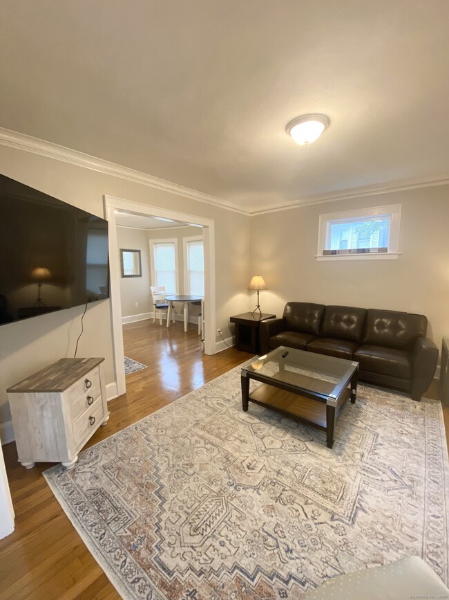 186 S Highland St unit Floor 1, West Hartford, CT 06119 - photo 4