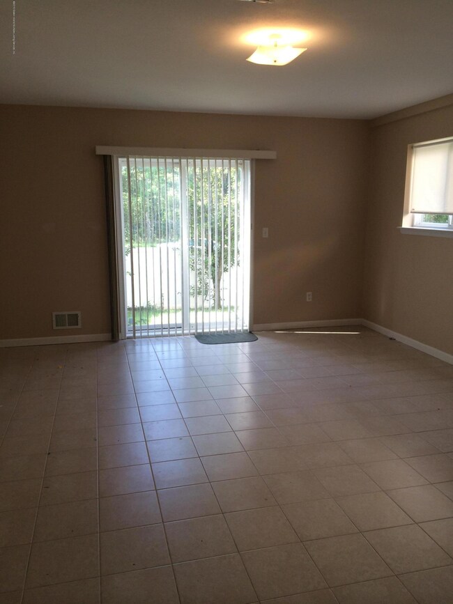 82 Ambassador Ln, Staten Island, NY 10309 - photo 2