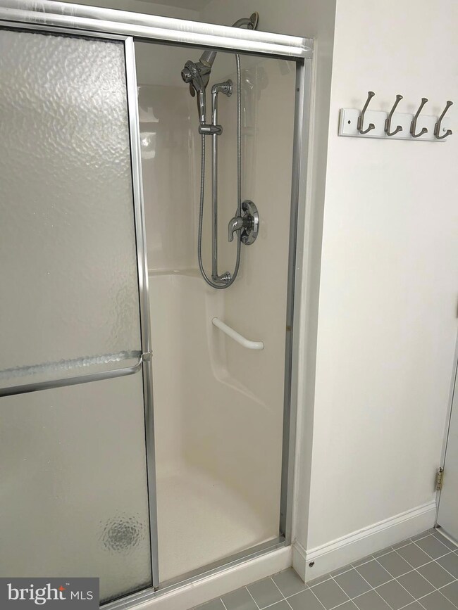 Windsor at Glen Mills unit 214, Glen Mills, PA 19342 - photo 7