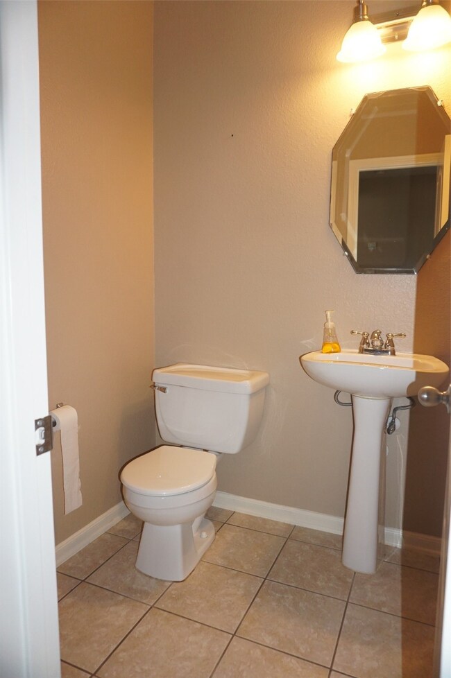 4101 Leisure Ln, Pearland, TX 77584 - photo 7