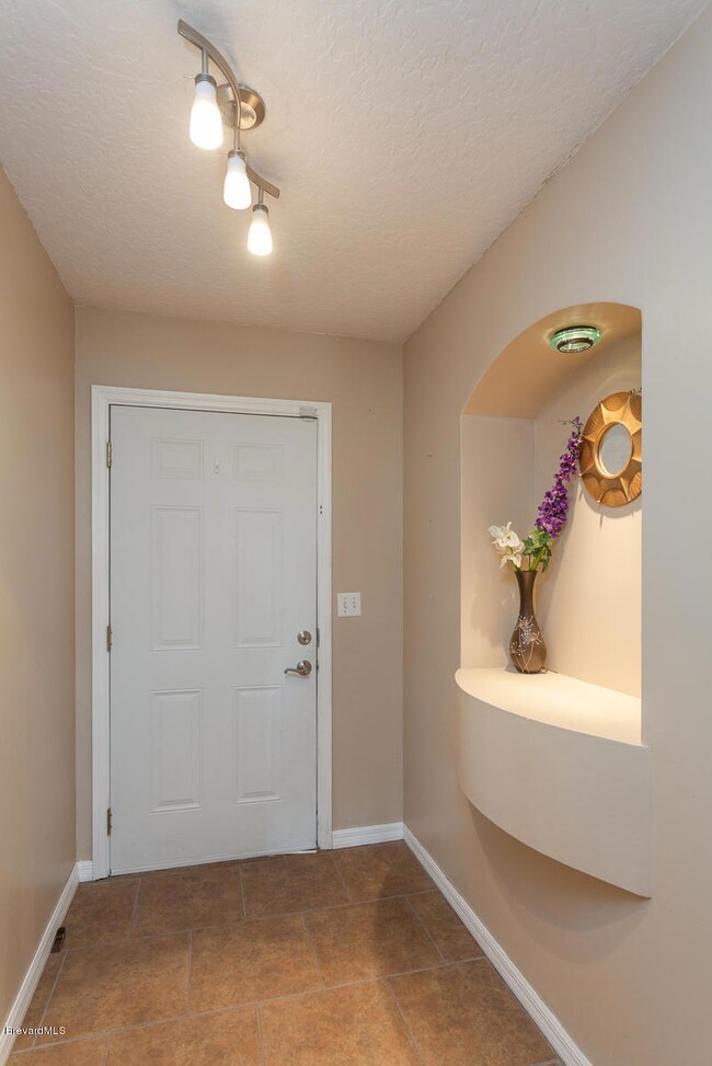 Front Entry/Foyer