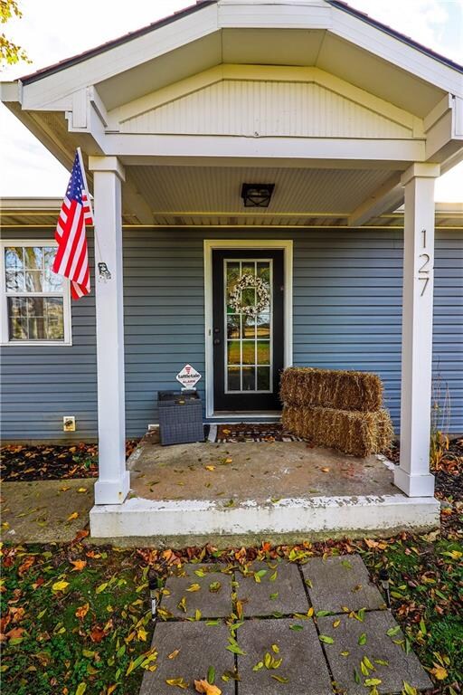 127 E Walnut St, Fountaintown, IN 46130 - photo 4