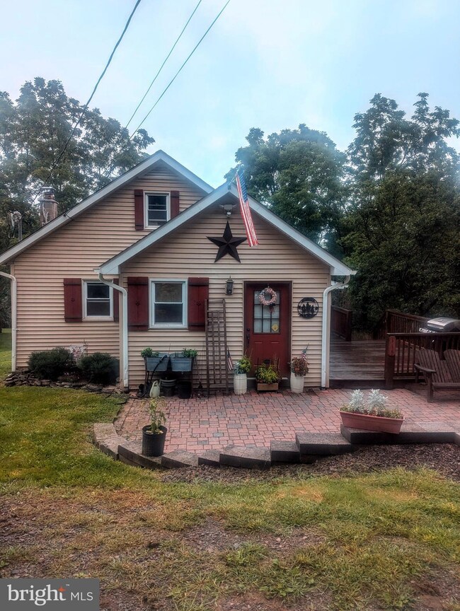 115 Crossen Rd, Hunlock Creek, PA 18621 - photo 2