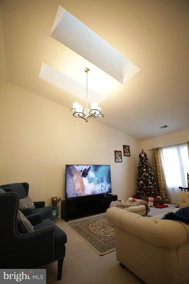 12925C Grays Pointe Rd unit 12925C, Fairfax, VA 22033 - photo 2