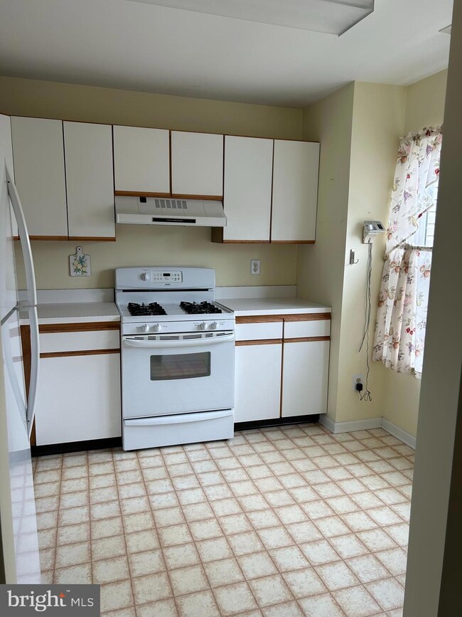 1408 Hawthorne Ct, Sewell, NJ 08080 - photo 6