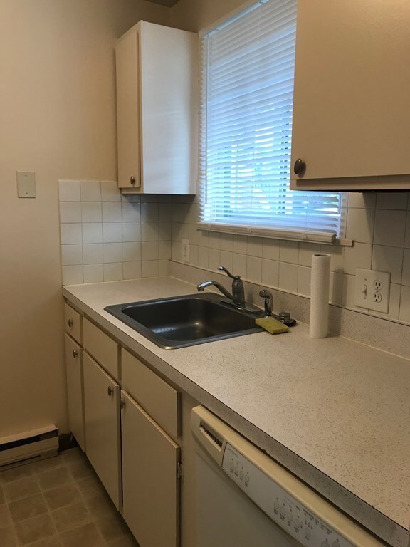 1144 Elm St unit 6, West Springfield, MA 01089 - photo 5