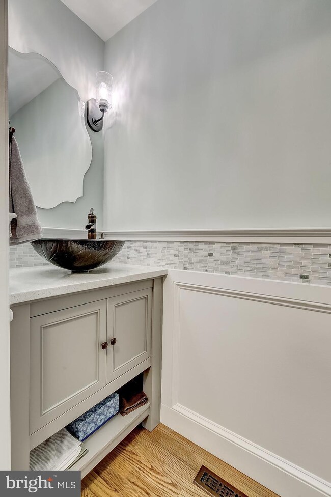 517 S Hanover St, Baltimore, MD 21201 - photo 7