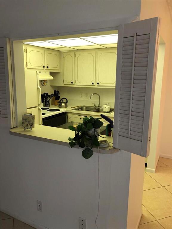 176 Easthampton H, West Palm Beach, FL 33417 - photo 5