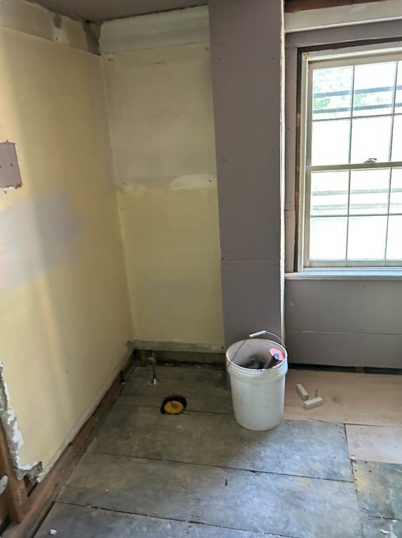 61 Lee St unit 4, Marblehead, MA 01945 - photo 6