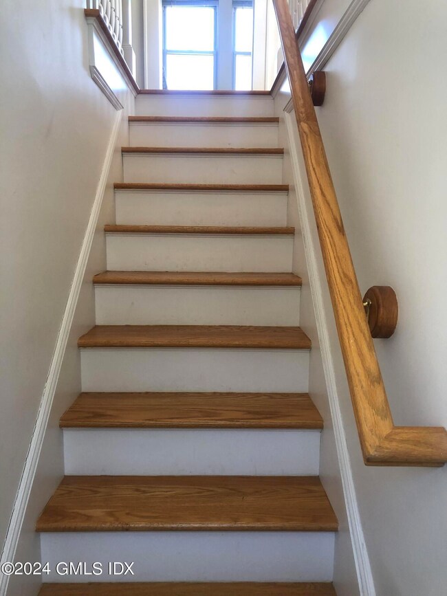 66 Locust St unit 2, Greenwich, CT 06830 - photo 3