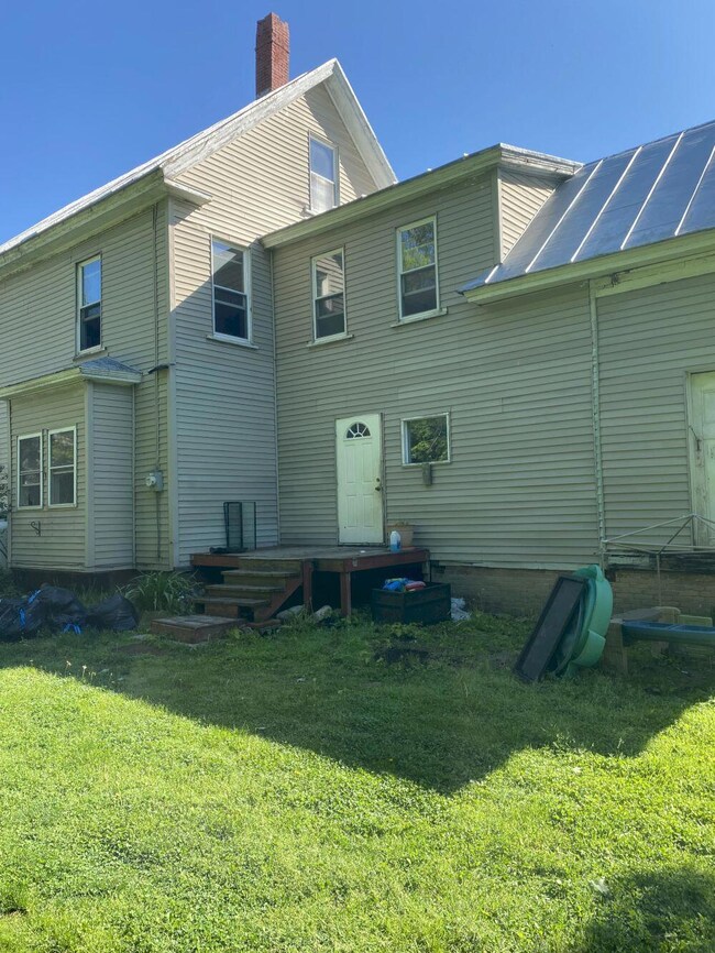13 Leavitt St, Skowhegan, ME 04976 - photo 4