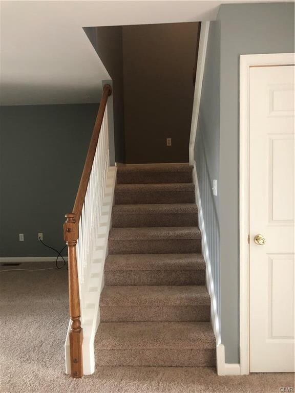 1319 Mohr Cir, Macungie, PA 18062 - photo 6