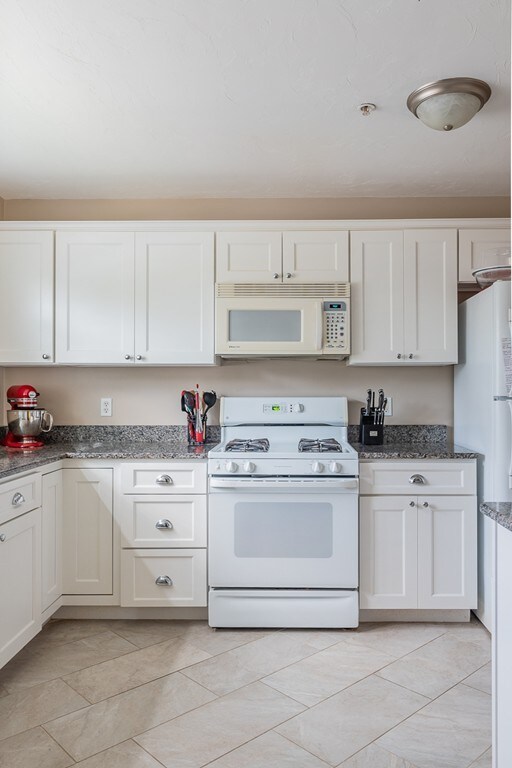 1517 Thayer St unit 1517, Abington, MA 02351 - photo 5