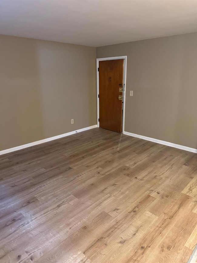 3853 Delmar Ave, Cincinnati, OH 45211 - photo 4