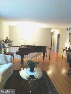 9146 Leghorn Place, Fairfax, VA 22031 - photo 6