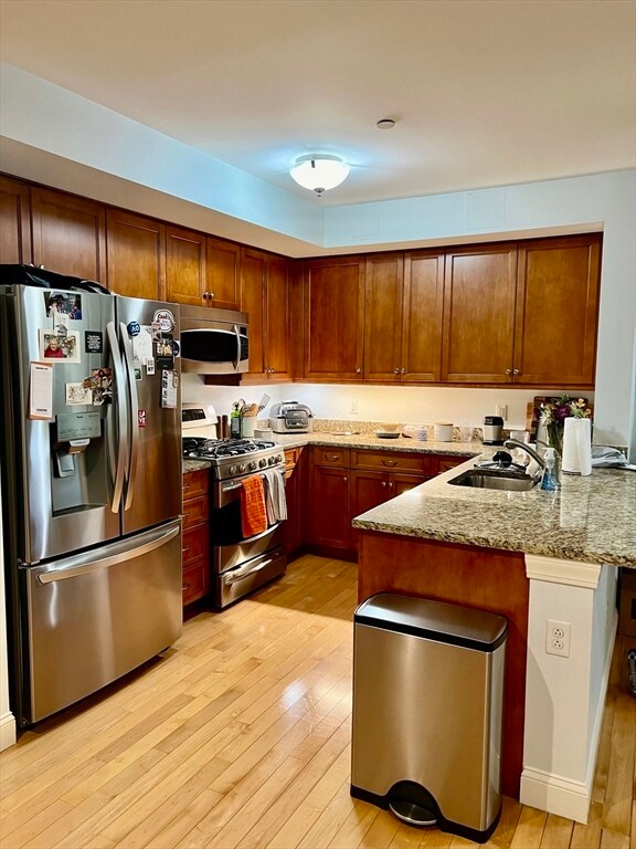 115 Crowninshield Rd unit C3, Brookline, MA 02446 - photo 2