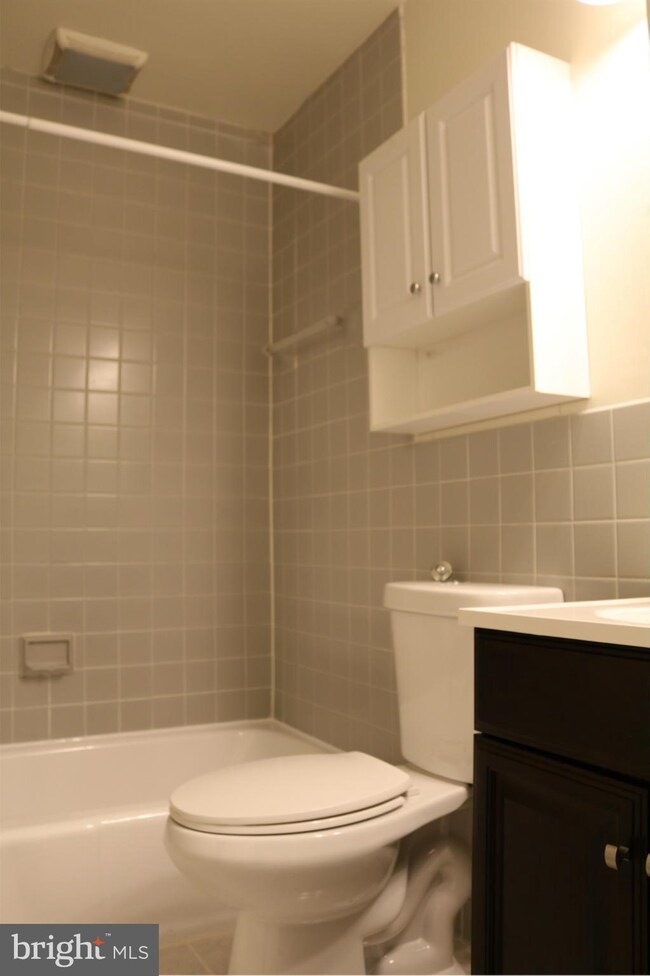 10720 West Dr unit 301, Fairfax, VA 22030 - photo 7