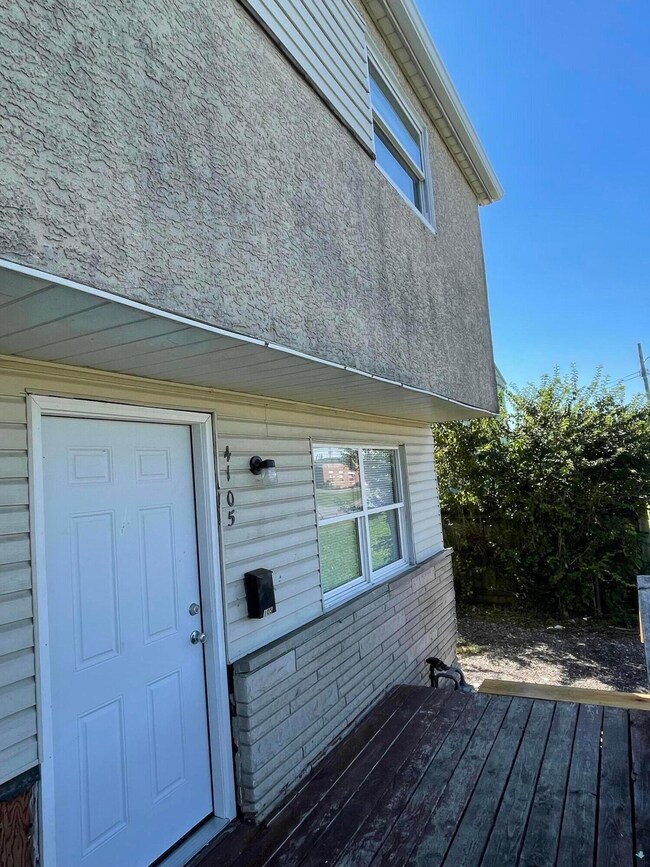 4105 Sullivant Ave, Columbus, OH 43228 - photo 4