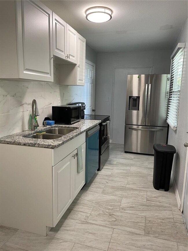 2485 Highland Acres Dr unit B, Clearwater, FL 33761 - photo 4