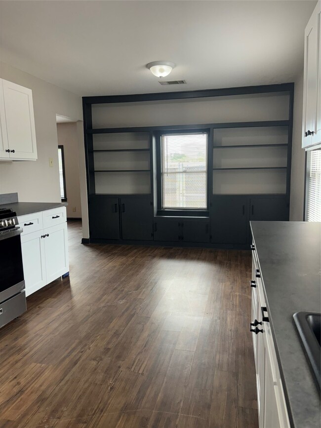 1408 W 34th St, Houston, TX 77018 - photo 6