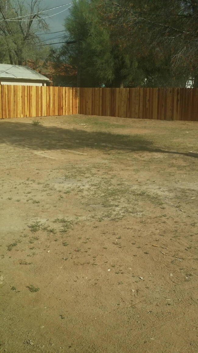 LARGE FENCED BACK YARD