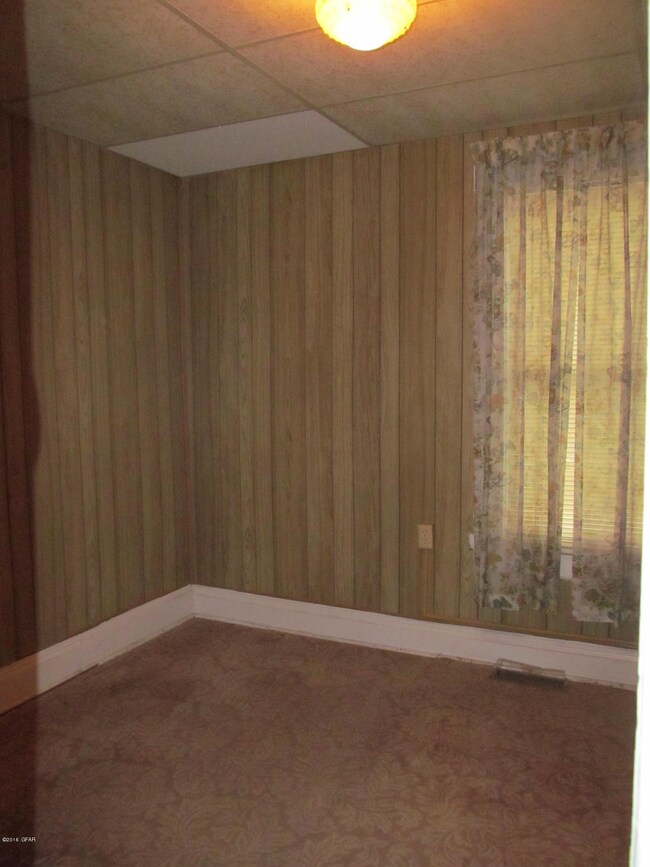 808 2ND AV SO 005