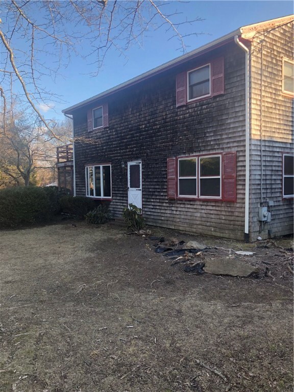 10 Sunset Ave, Saunderstown, RI 02874 - photo 2