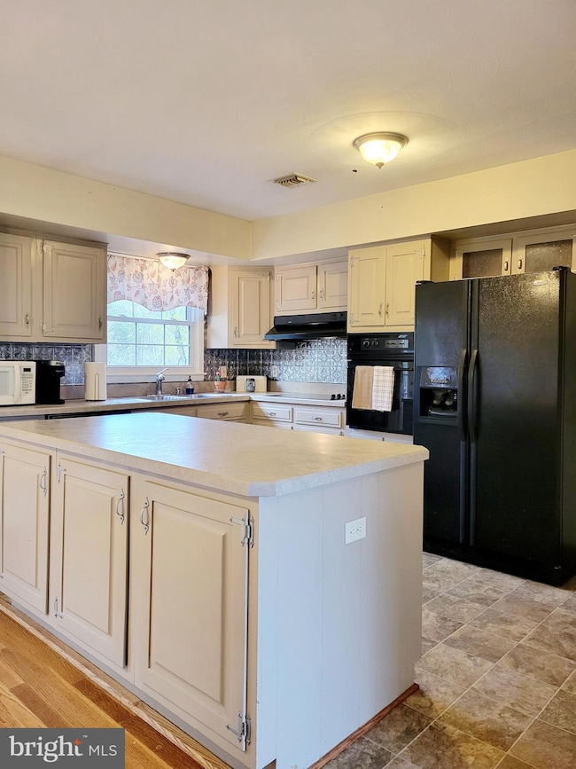 395 Burnt Factory Rd, Stephenson, VA 22656 - photo 3