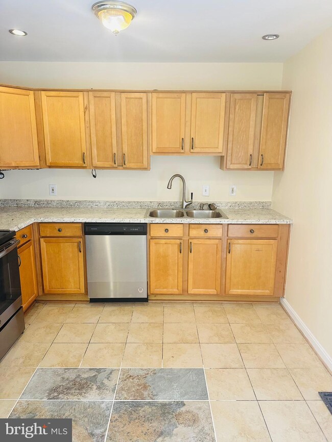 920 Philip Powers Dr, Laurel, MD 20707 - photo 4