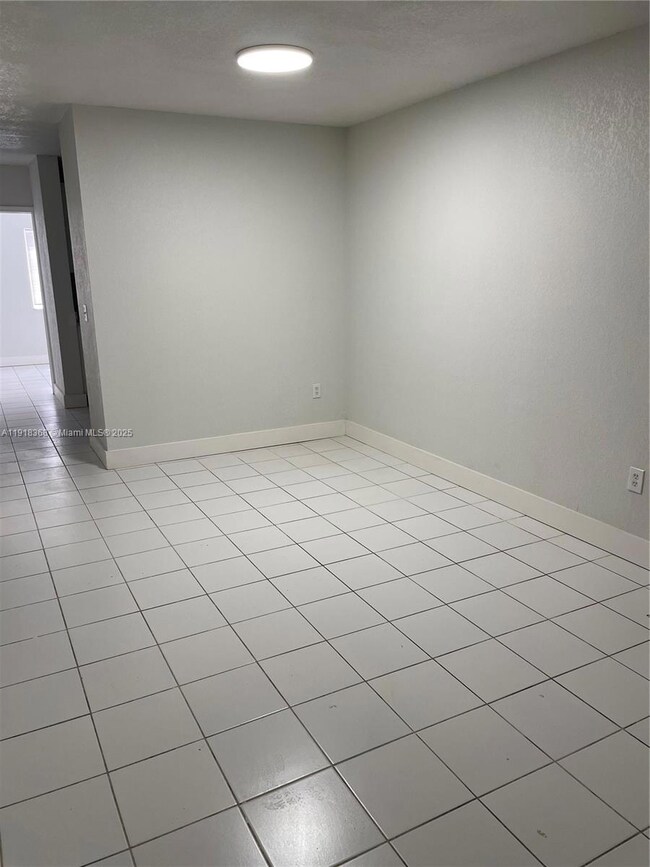 4681 NW 9th St unit 109, Miami, FL 33126 - photo 4