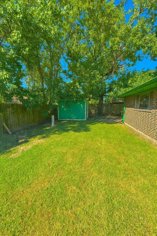 8418 Claiborne St, Houston, TX 77078 - photo 7