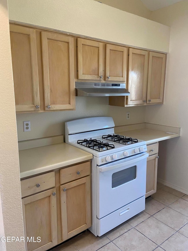 591 Bartlett Dr unit 204, El Paso, TX 79912 - photo 3