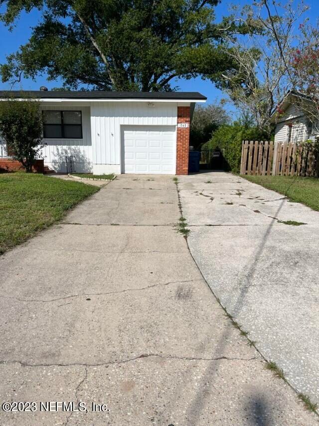 1348 Lamanto Ave E, Jacksonville, FL 32211 - photo 4