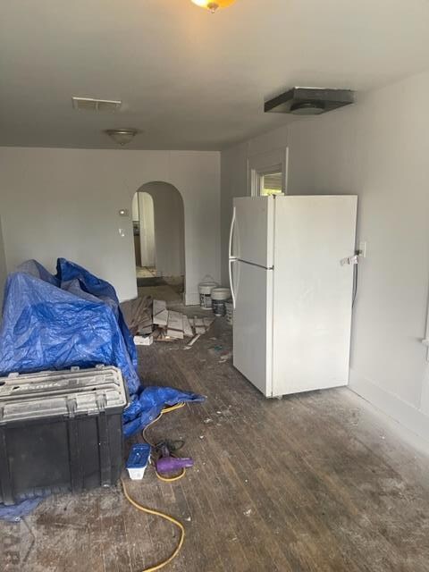 Spacious living room 