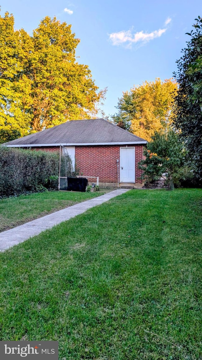 1426 Alexander Ave, Chambersburg, PA 17201 - photo 7